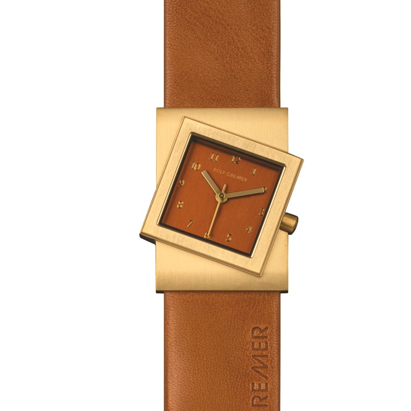 Quadratische Uhr mit braunem Lederarmband und orangefarbenem Zifferblatt