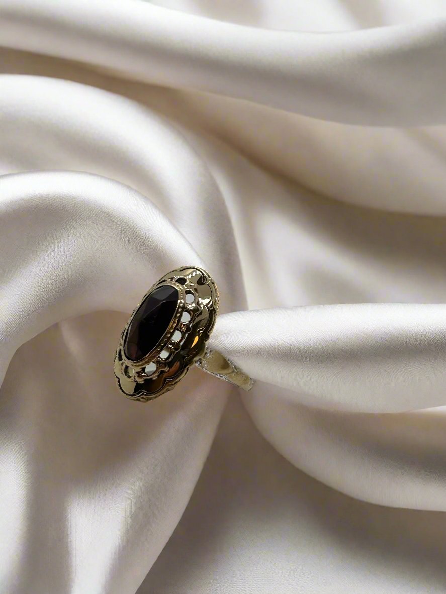Vintage Goldring 14k ovaler Granat 5,0 g
