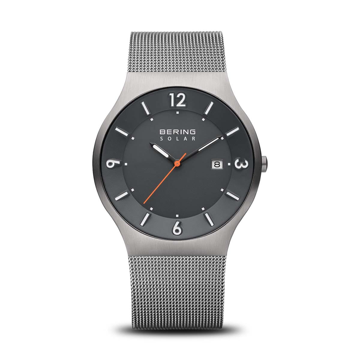 Uhr mit grauem Zifferblatt, silbernem Gehäuse und Mesh-Armband, orangefarbener Sekundenzeiger
