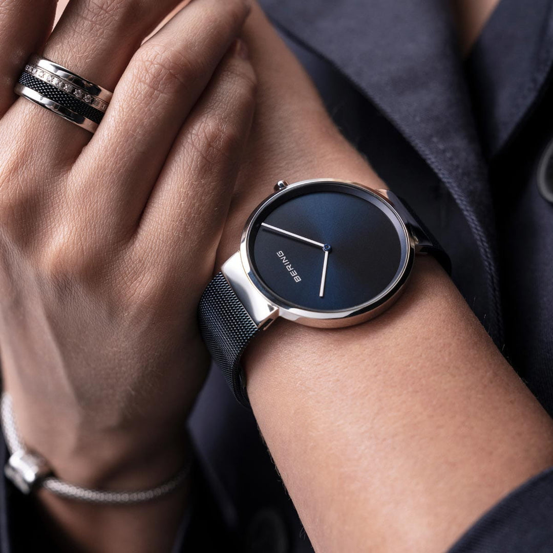 Bering Unisex-Uhr mit blauem Zifferblatt – 14539-307