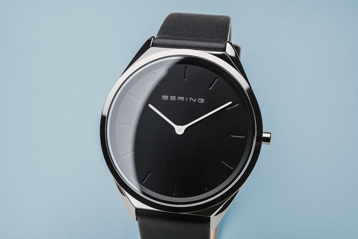 Bering Unisex-Uhr mit schwarzem Zifferblatt – 17039-402