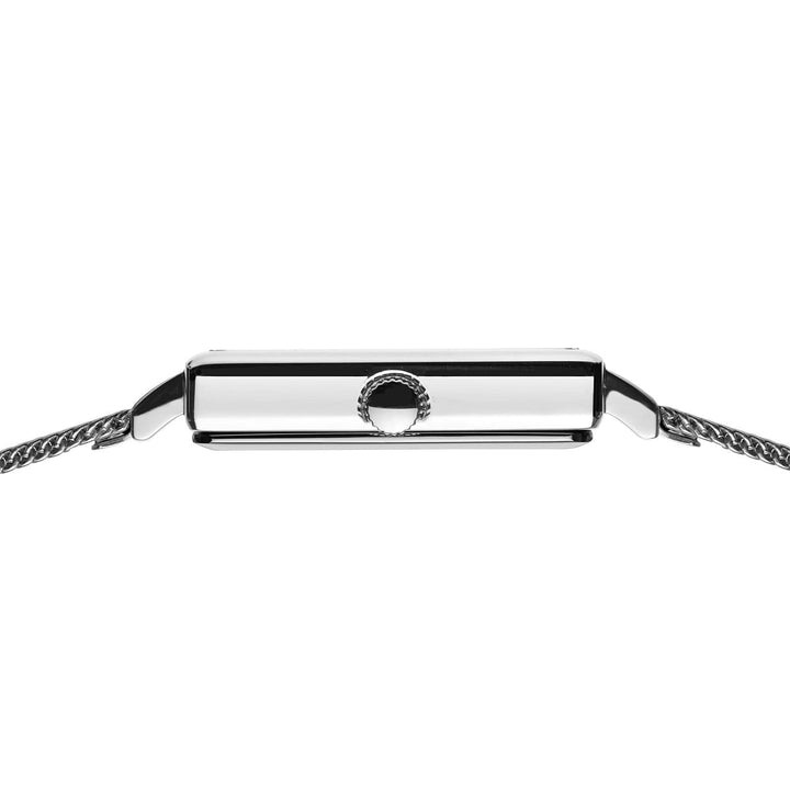 Zijaanzicht van een slank, rechthoekig Bering dameshorloge (18226-004) met een metalen afwerking. De zichtbare kroon aan de rechterkant, geweven metalen band, quartz uurwerk en duurzaam saffierglas benadrukken allemaal het minimalistische en strakke ontwerp.