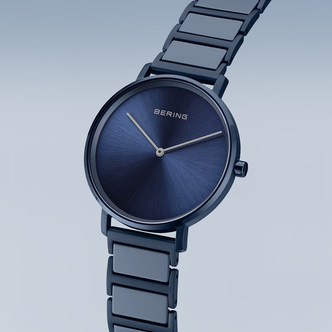 Bering Herrenuhr mit blauem Zifferblatt – 18539-797