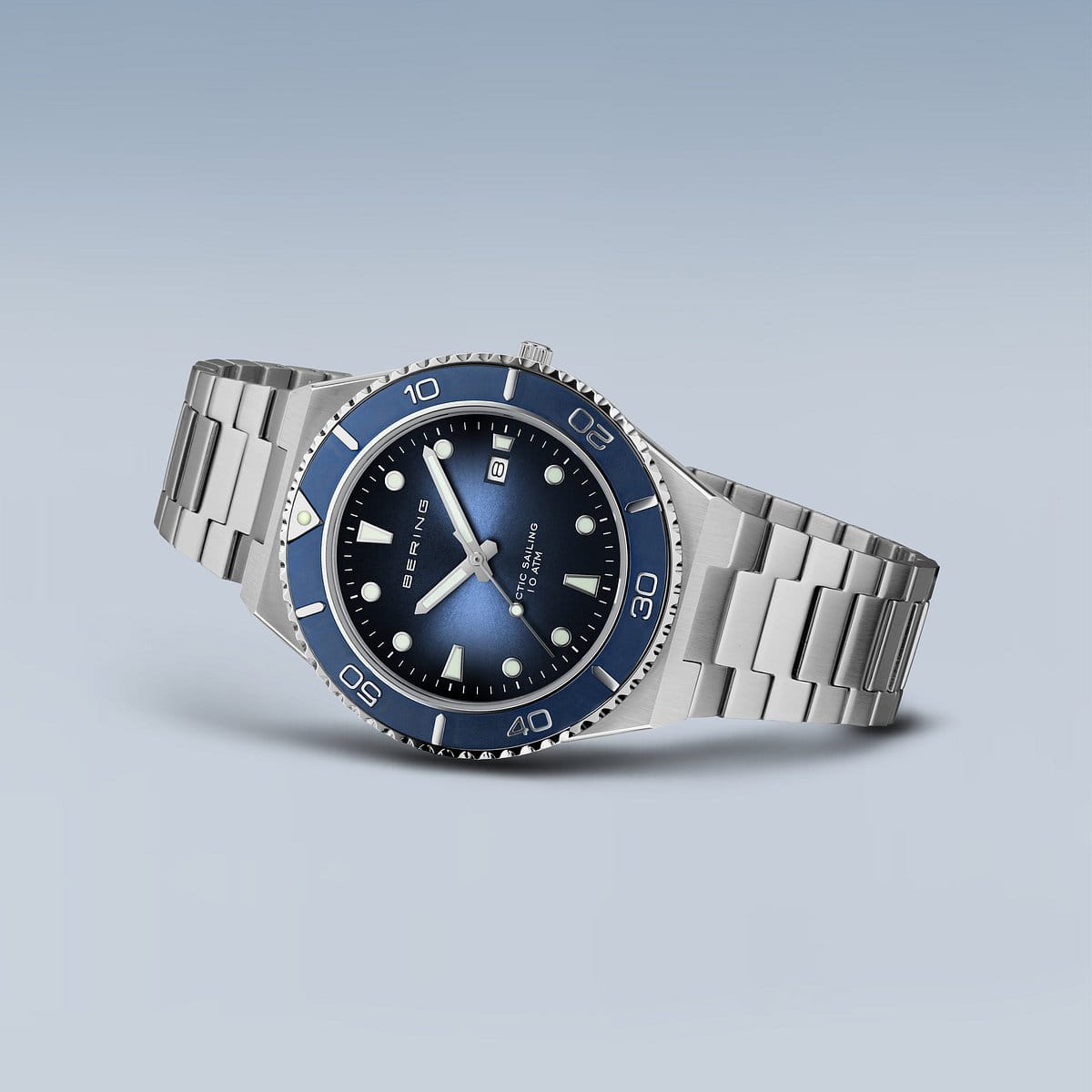 Bering Herrenuhr mit blauem Zifferblatt – 18940-707