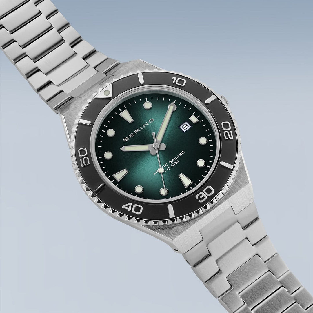 Bering Herrenuhr mit grünem Zifferblatt – 18940-708