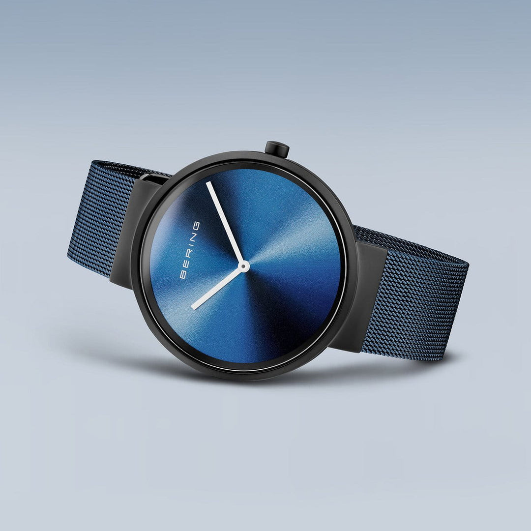 Bering Herrenuhr mit mehrfarbigem Zifferblatt – 19039-327