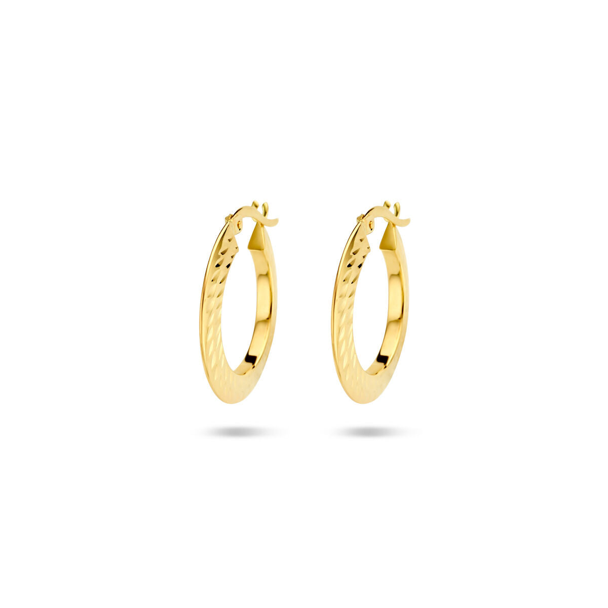 Ohringe aus 14K Gelbgold in spitzer Röhrenform mit strukturierter Oberfläche