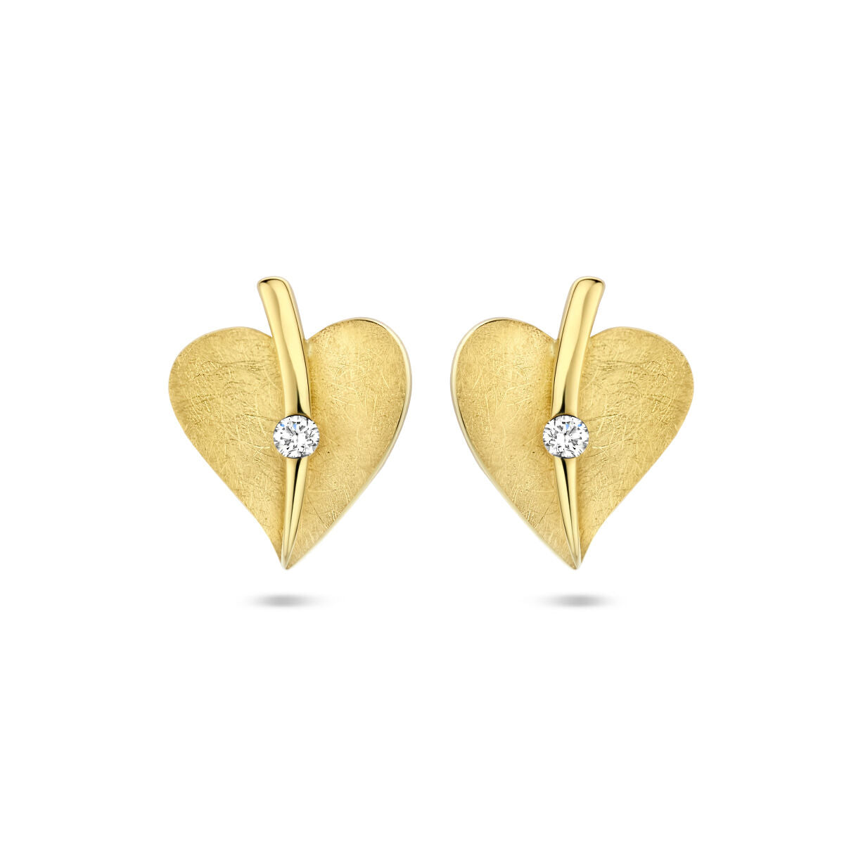 Ohrstecker in Herzform aus 14K Gelbgold mit einer matten Oberfläche und einem Diamanten von 0,04 ct