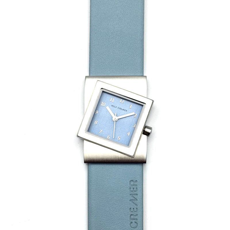 Quadratische Uhr mit blauem Zifferblatt und grauem Lederarmband