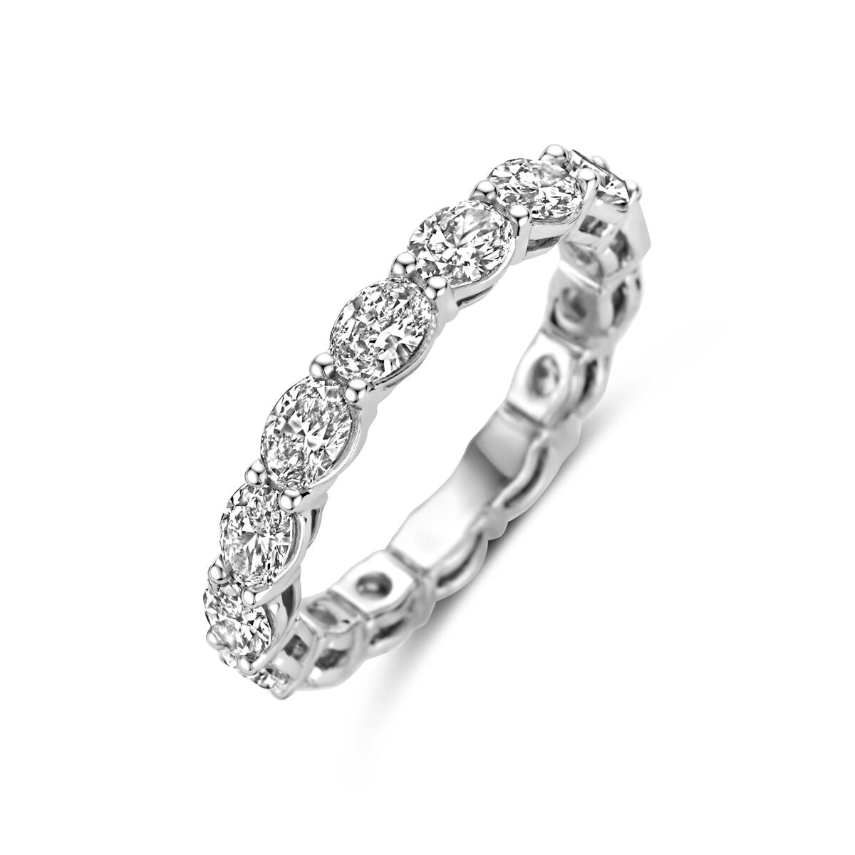 Ring aus 14K Weißgold mit 2,24 ct lab-grown Diamanten in ovaler Form