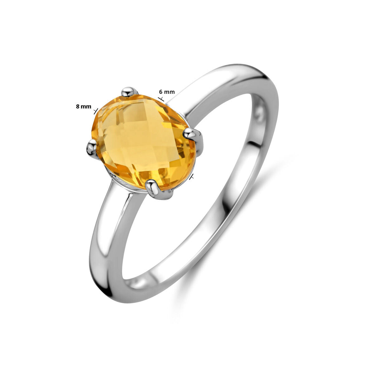 De ring citrien zilver gerhodineerd van de Van der Kooij Collectie heeft een ovale citrien van 8x6 mm in vier pootjes en wordt elegant gepresenteerd op een witte achtergrond.