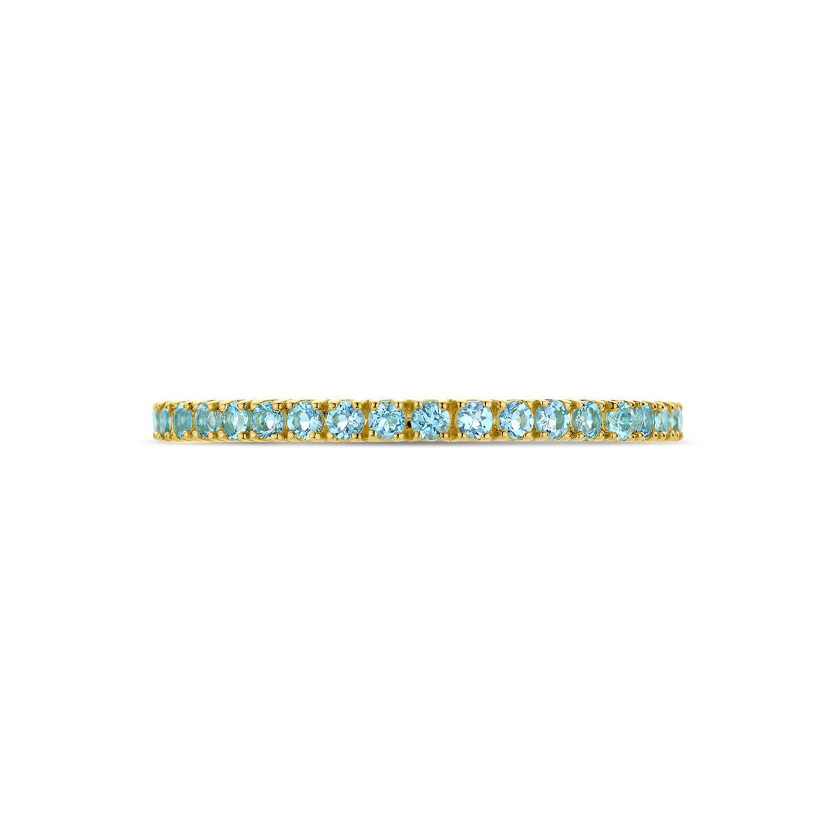 De Van der Kooij Collectie ring met geboortesteen aquamarijn maart 14K geelgoud is een delicate gouden ring met een rij aquamarijnstenen dicht rondom de band, weergegeven tegen een witte achtergrond.