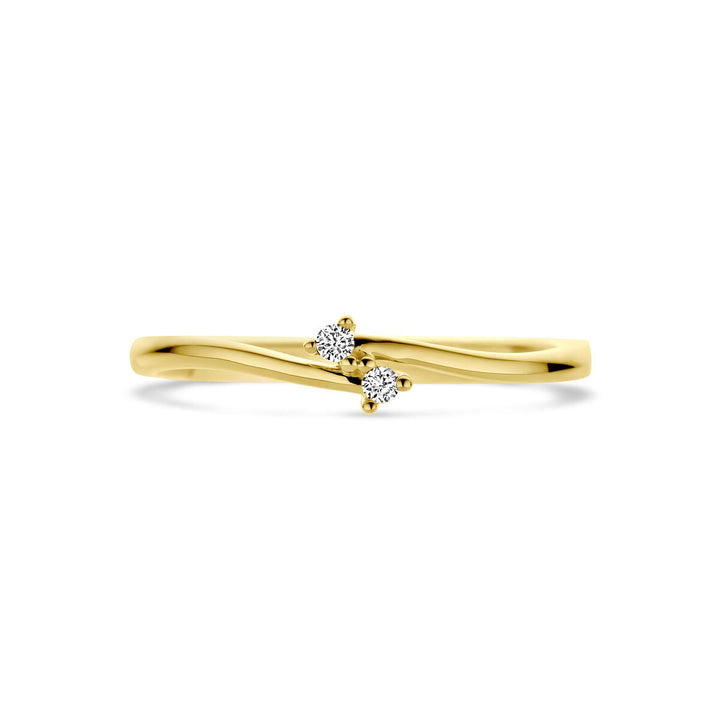 Een verfijnde 14K geelgouden ring uit de Van der Kooij Collectie, met een slanke, licht gedraaide band en twee kleine diamanten (0.03ct H SI) naast elkaar gezet in het midden.