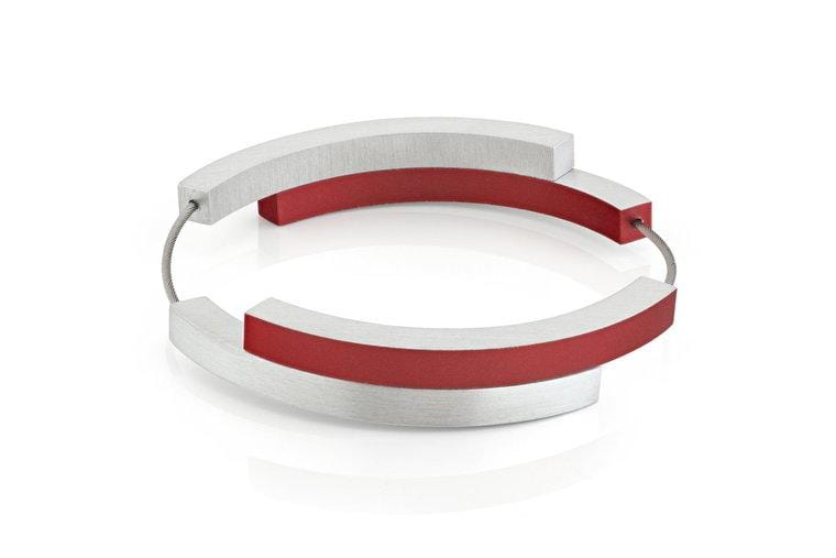 Armband mit vier Bögen, silberfarben und rot, modernes Design ohne Verschluss
