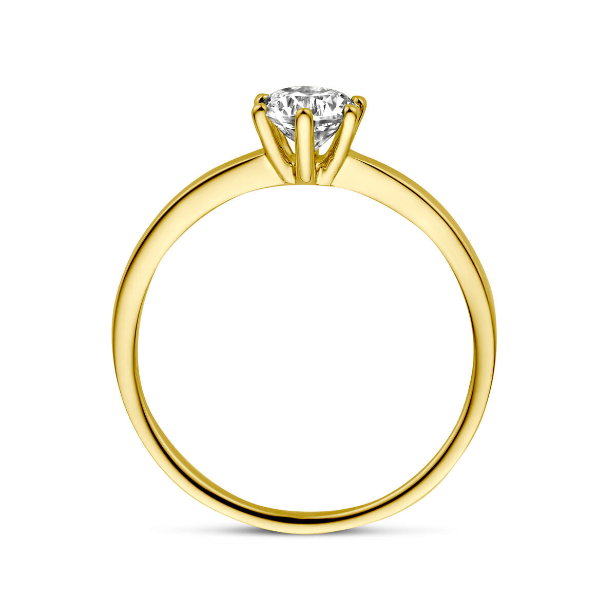 Een Van der Kooij Collectie ring zirkonia 14K geelgoud met een ronde briljantgeslepen zirkonia gezet in een viersprong klauwzetting, van opzij gezien tegen een witte achtergrond.