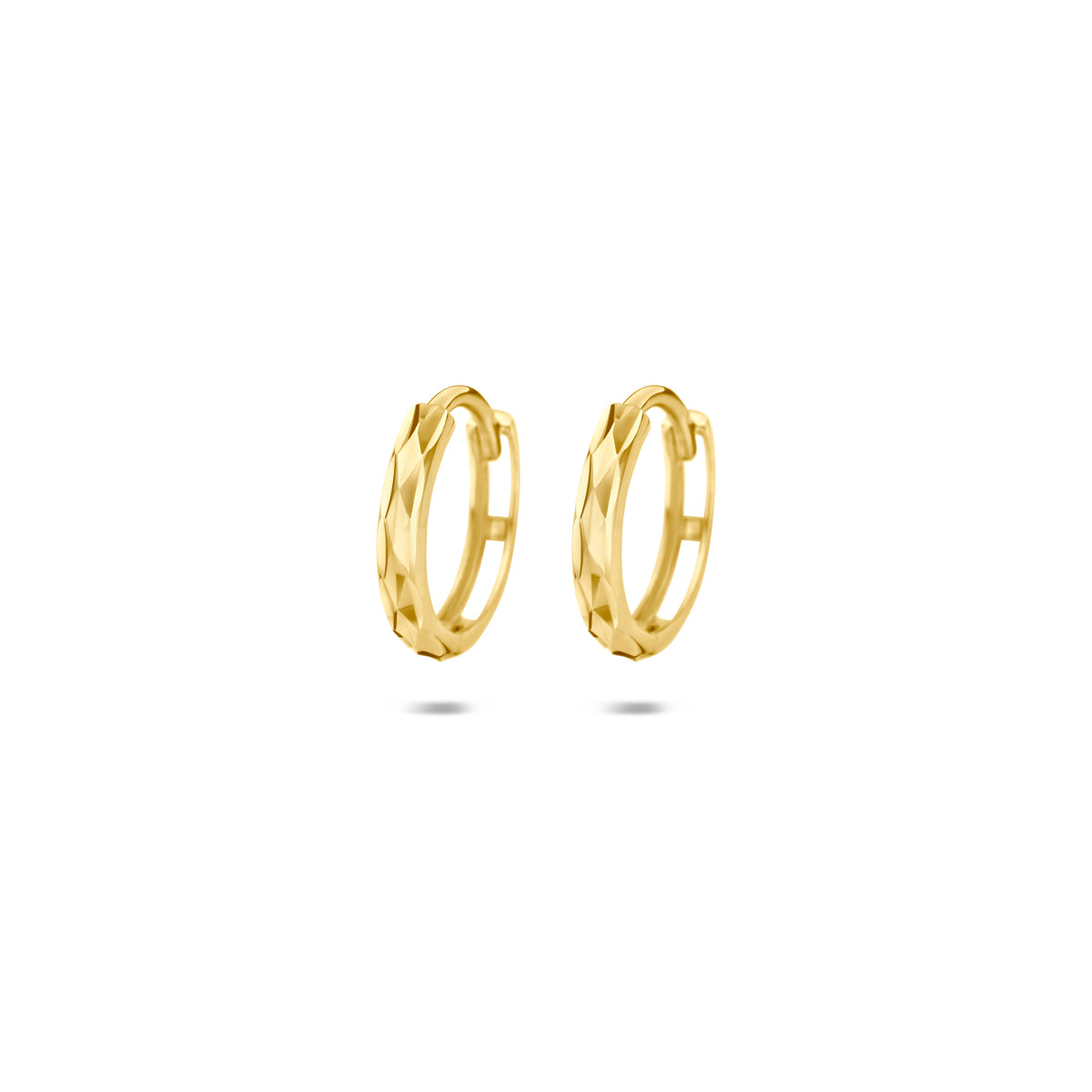 Klapp-Ohrringe aus 9K Gelbgold mit diamantierter Oberfläche und einem Durchmesser von 11,5 mm