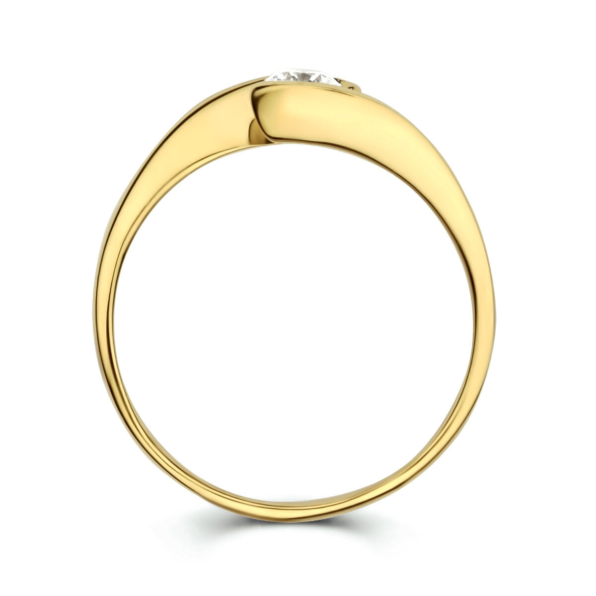 Een zijaanzicht van de Van der Kooij Collectie ring zirkonia 14K geelgoud toont een gladde band met een enkele ronde zirkonia in een moderne, minimalistische zetting aan de bovenkant.