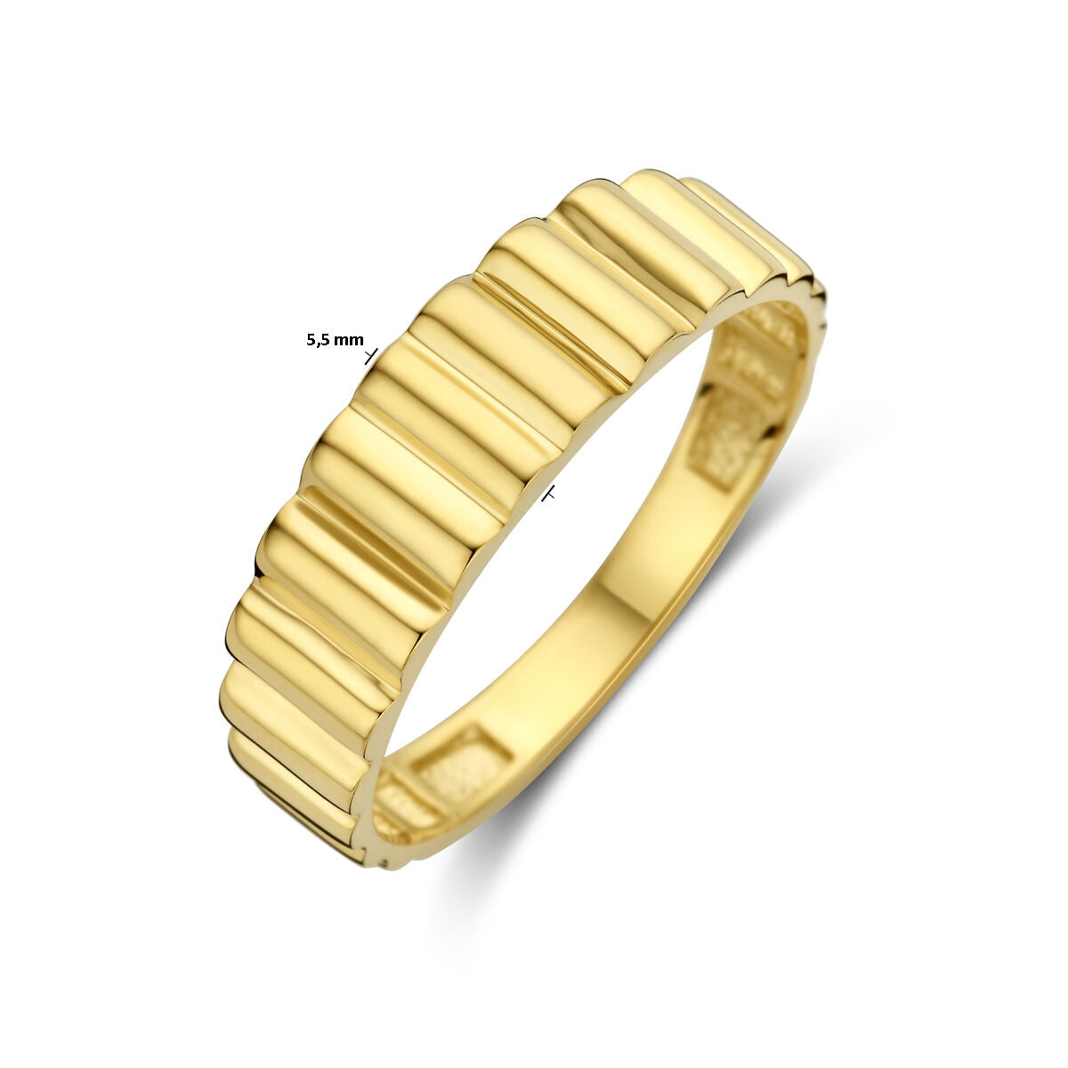 De Van der Kooij Collectie ring 14K geelgoud heeft een geribde band met groeven en een breedte van 5,5 mm, en straalt klassieke elegantie uit op een witte achtergrond.