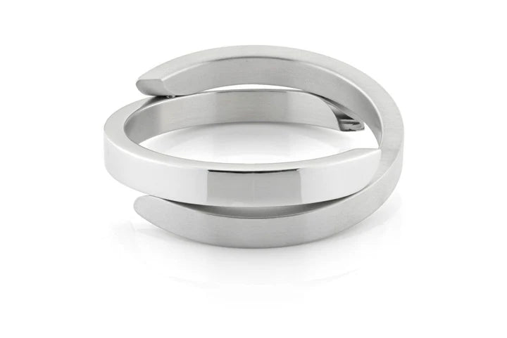 Armband aus mattem und glänzendem Silber in gekreuzter Form