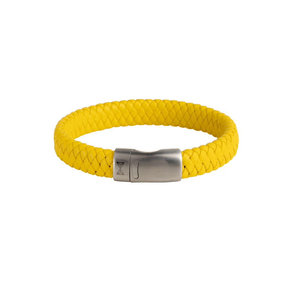 Lederarmband für Herren in leuchtendem Gelb mit silberner Verschlusskappe