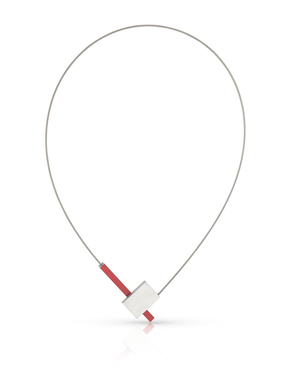 Collier in V-Form mit silbernem Draht und rotem Stäbchen als Anhänger