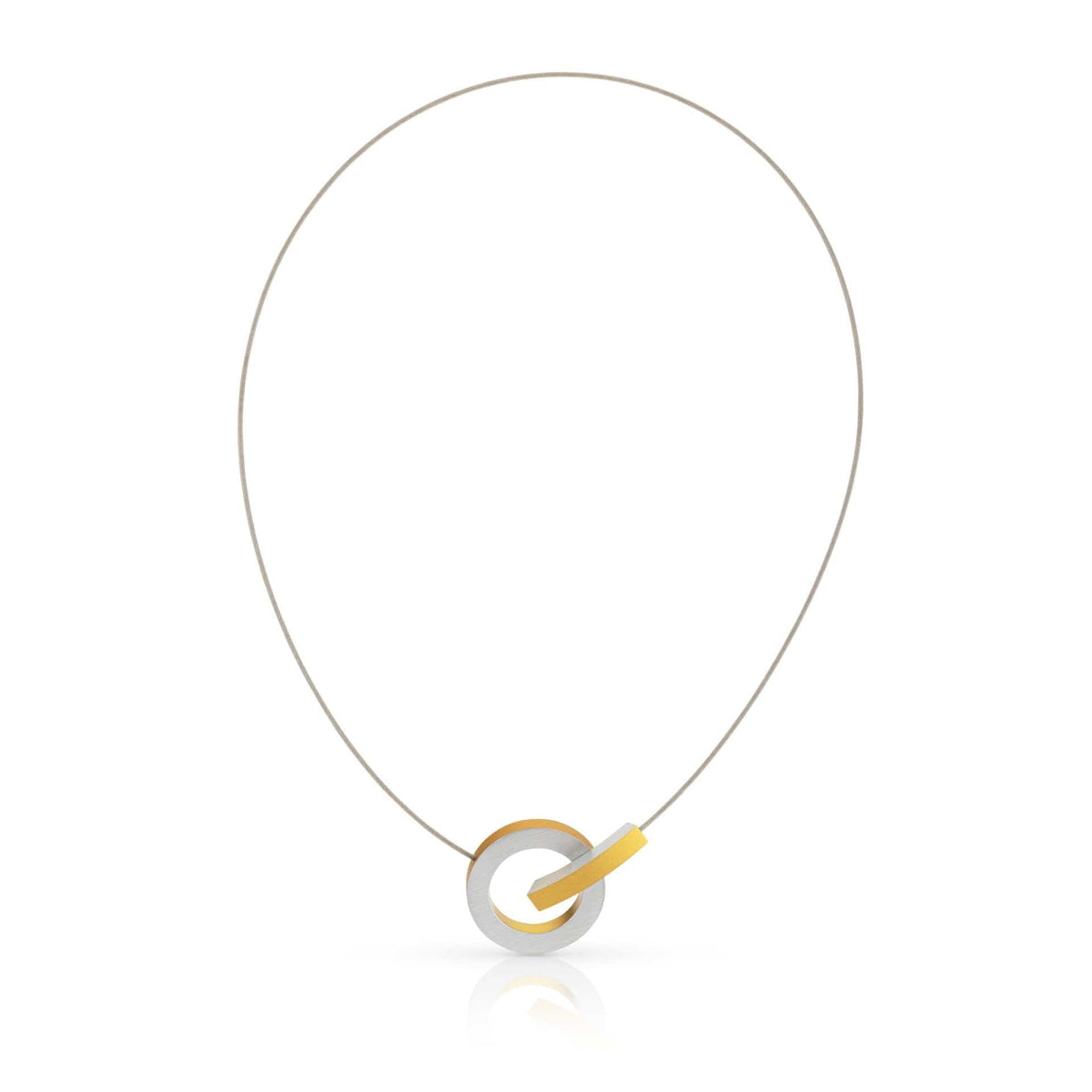 Collier mit silbernem Halsreif und goldfarbener Ring-Detail