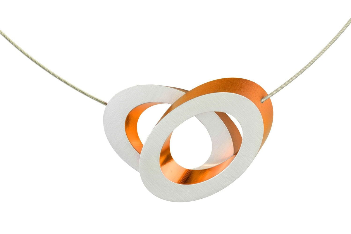 Collier mit zwei übereinanderliegenden ovalen Elementen in Orange und Weiß