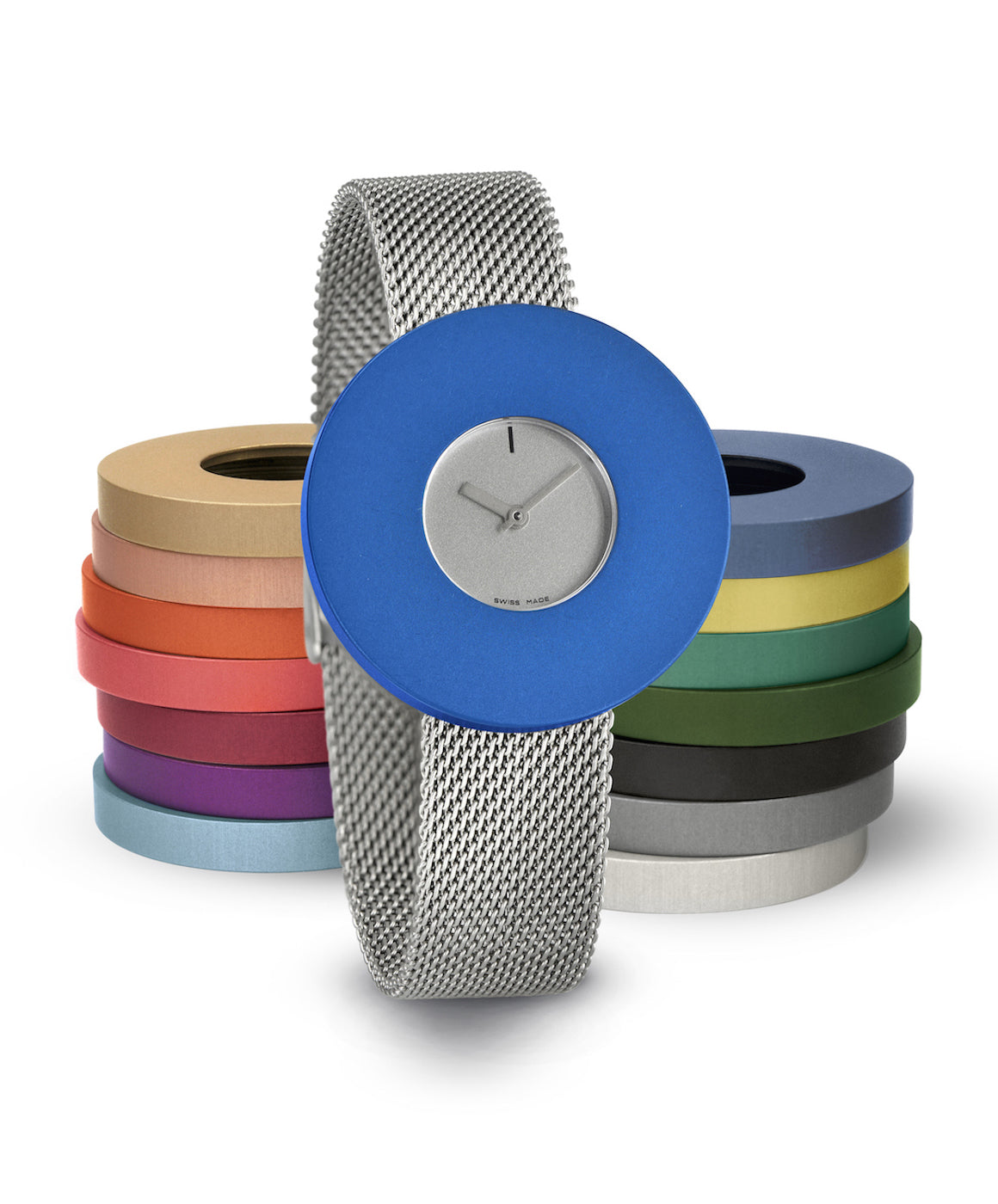 Uhr mit blauem Zifferblatt, silbernem Mesh-Armband und rundem Gehäuse