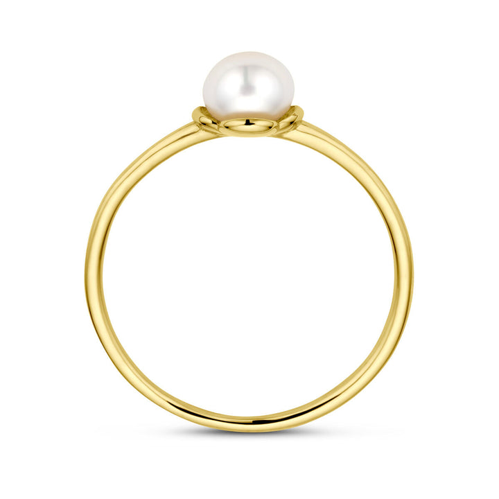 De ring bloem parel 14K geelgoud van Van der Kooij Collectie is een delicate geelgouden ring voor dames met een enkele witte parel, afgebeeld tegen een effen witte achtergrond.