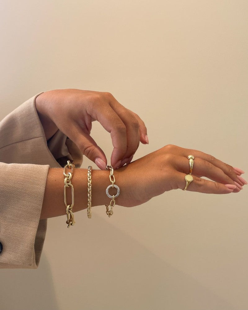 Elegantes Gelbgold-Gliederarmband mit Weißgold-Federschloss und Diamanten – 14 Karat