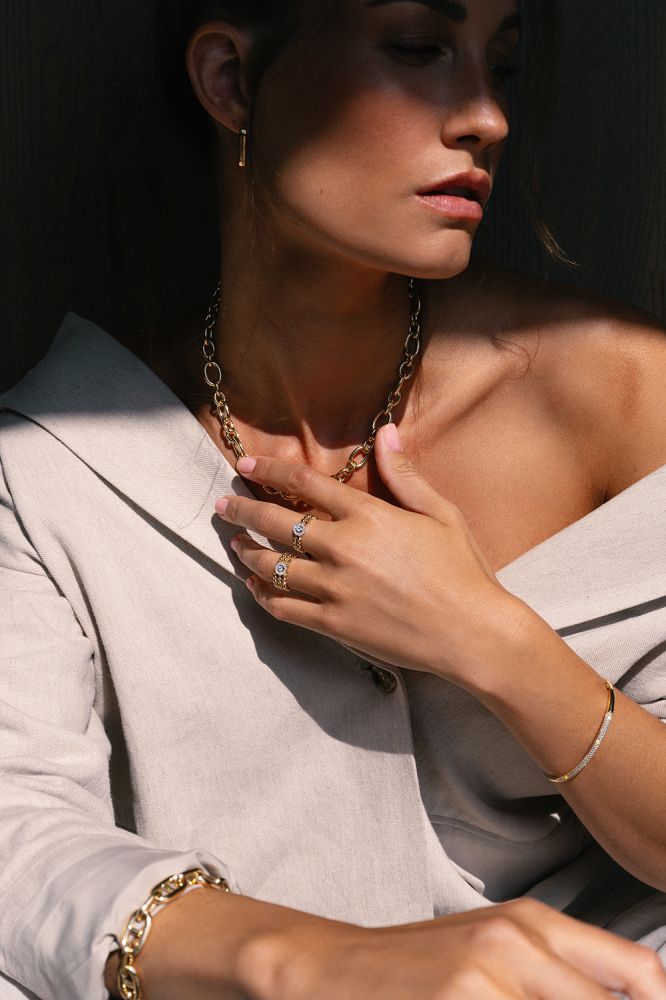 Gelbgoldener Armreif mit Diamant im Pavé-Design – 14 Karat Gold, 1.02 Karat Diamant, Luxusarmreif für Damen