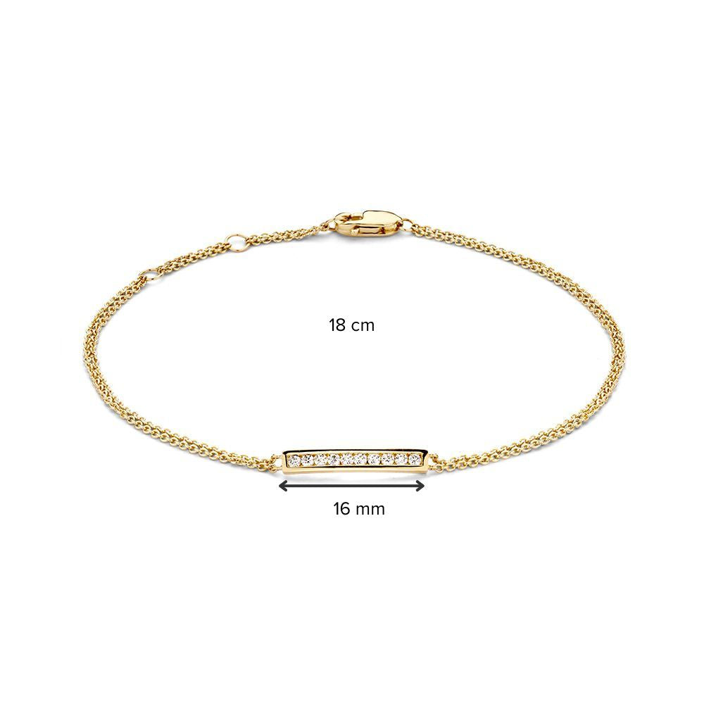 De Geelgouden Armband met Diamanten 14 Karaat (0,12 crt, 18 cm) van Excellent Jewelry is elegant en tijdloos. Deze delicate armband heeft een horizontale bar bezet met diamanten en sluit stijlvol af met een sluiting.