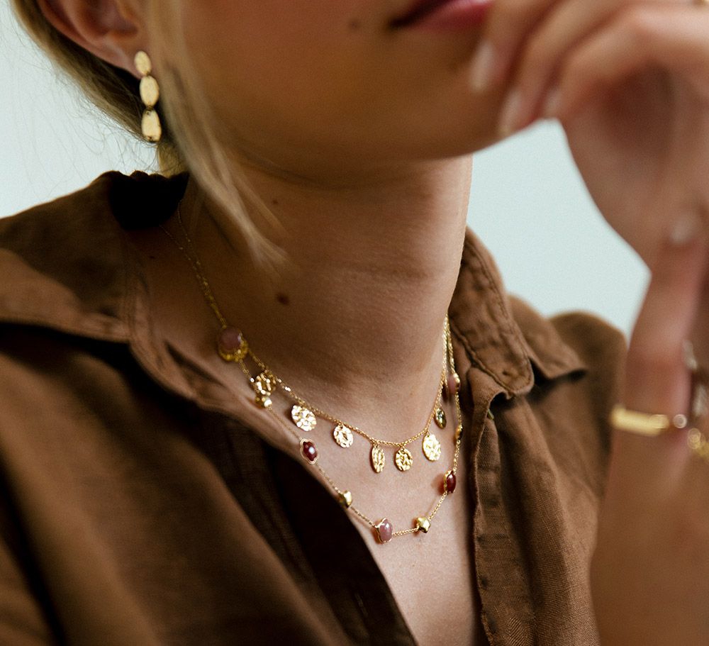 Gelbgold-Halskette mit Multicolor-Edelsteinen in Blumenform – 14 Karat Gold