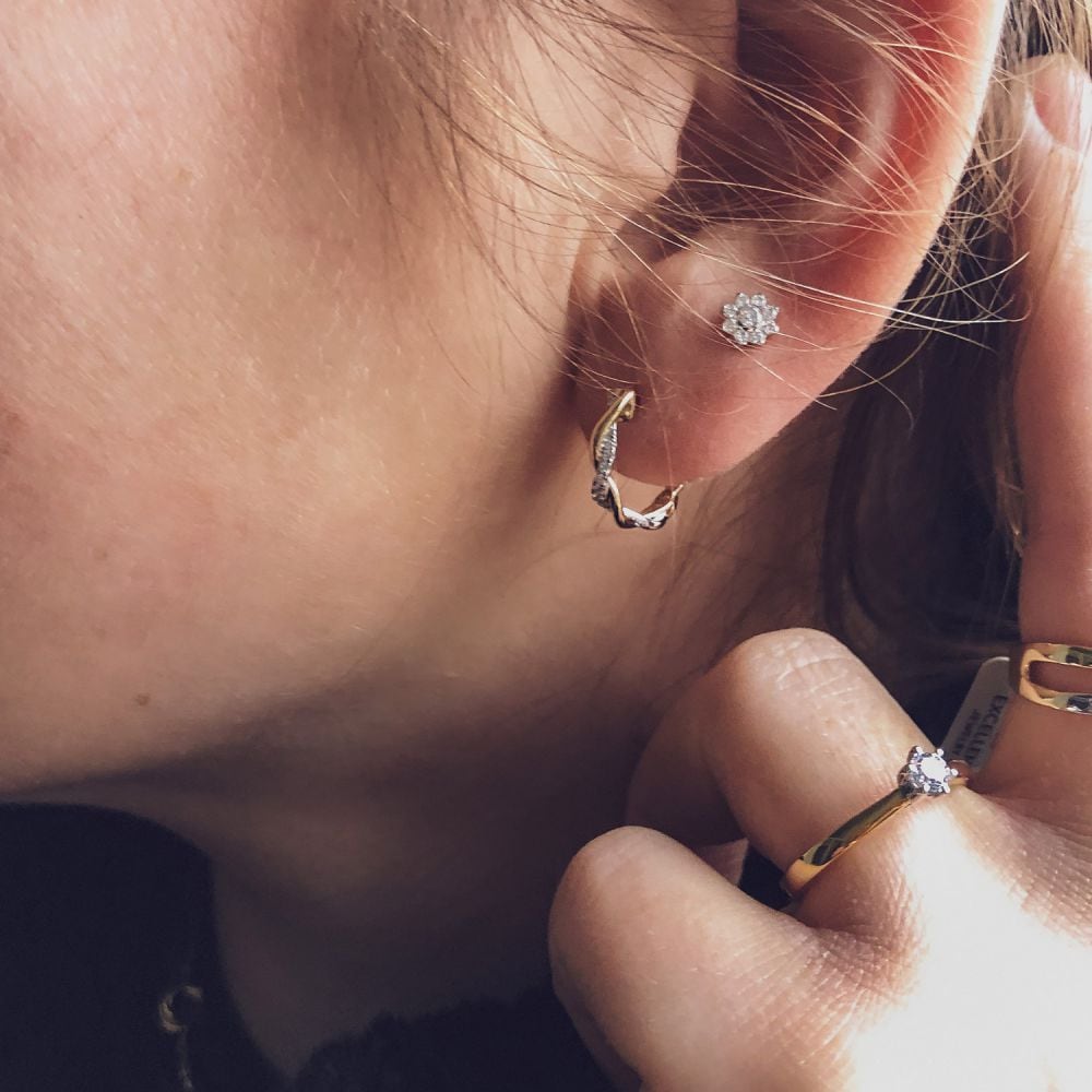 Bicolor Gelb- und Weißgold Ohrringe mit Brillant Diamant – 14 Karat Ohrringe mit 0.11 Karat Diamanten