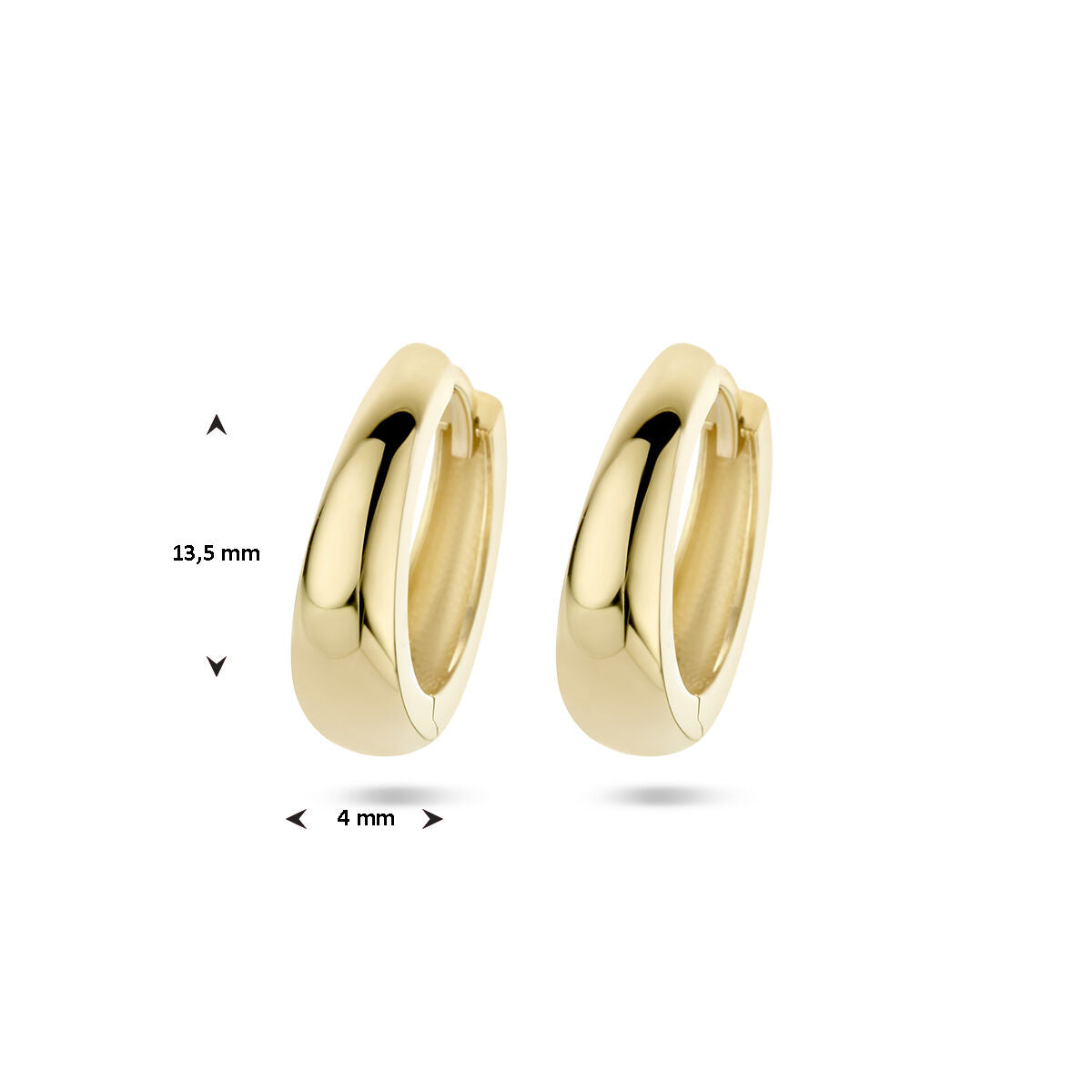 De Van der Kooij Collectie klapoorringen 14K geelgoud voor dames zijn kleine, dikke hoepels van 13,5 mm hoog en 4 mm breed, afgebeeld tegen een witte achtergrond.