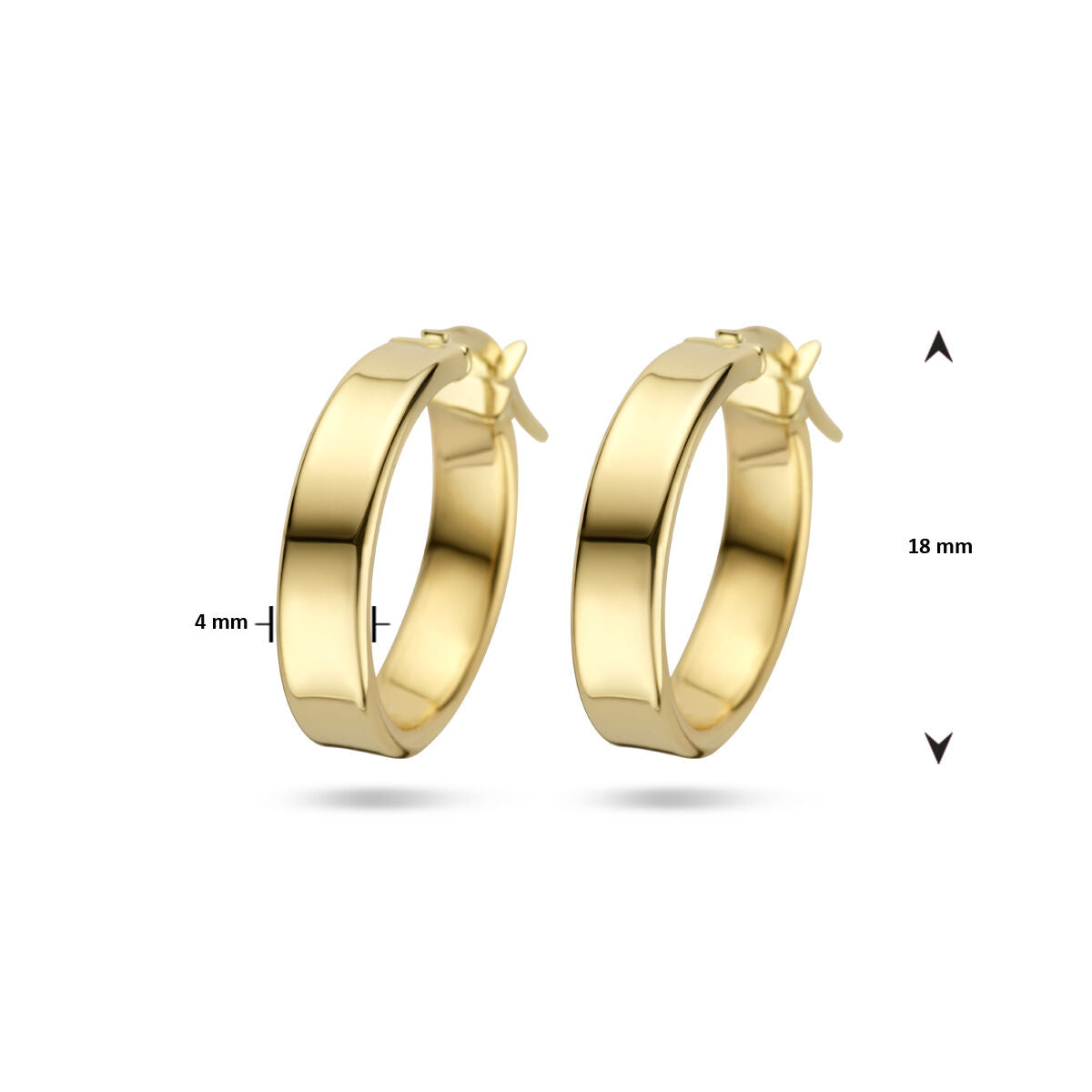 Een paar Van der Kooij Collectie oorringen 14K geelgoud, elk 4 mm breed en 18 mm in diameter, afgebeeld op een witte achtergrond met maataanduidingen.