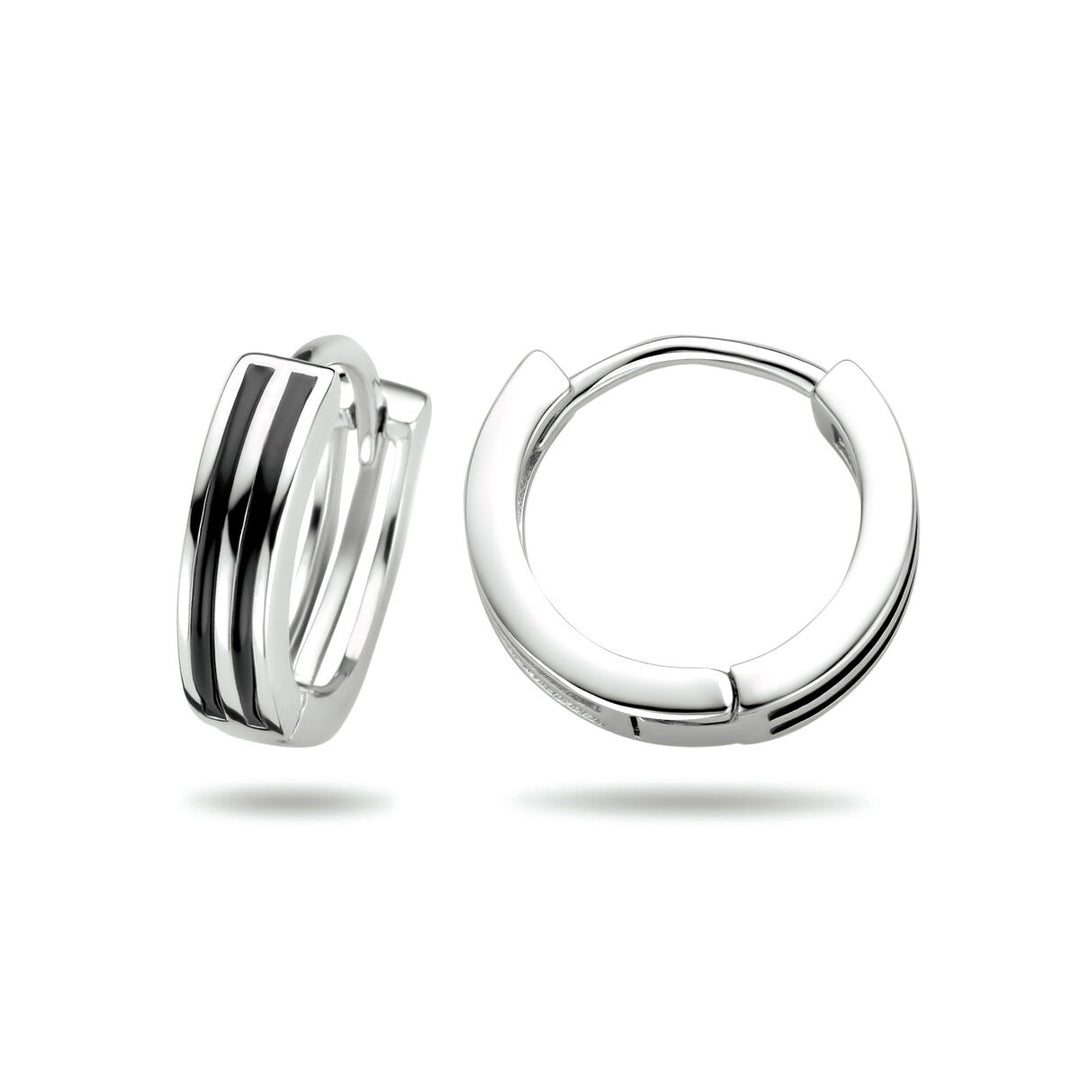 Van der Kooij Collectie klapoorringen zilver gerhodineerd: stijlvolle, moderne oorringen met twee subtiele groeven per oorbel, afgebeeld op een witte achtergrond-ideaal voor dames die houden van tijdloze elegantie.