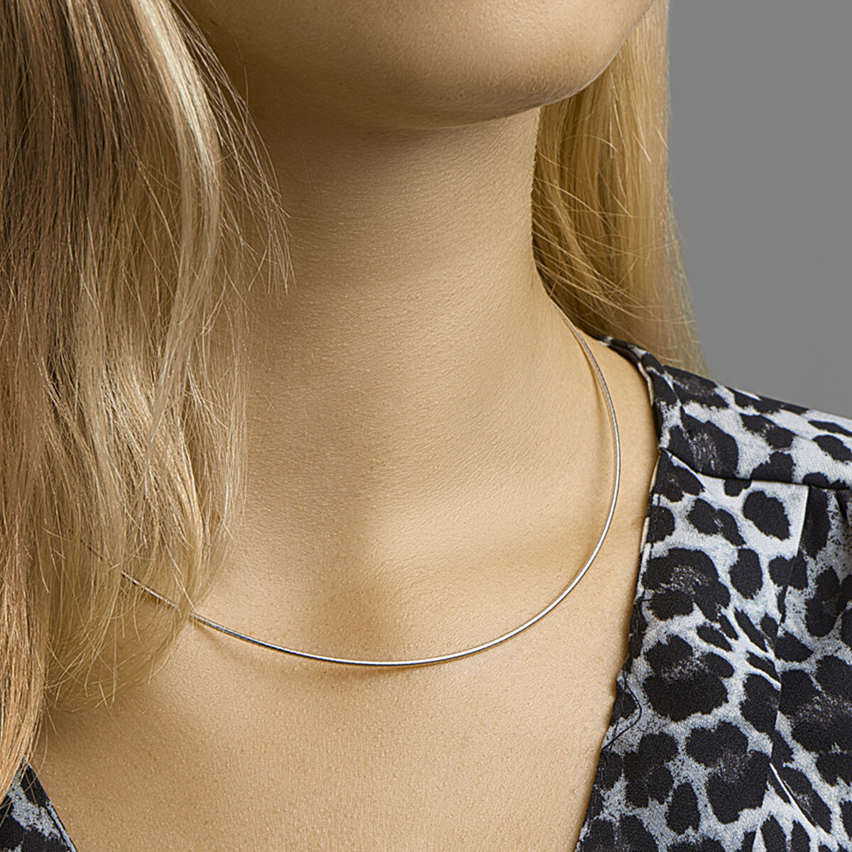 Halskette Omega rund 1,4 mm Silber rhodiniert