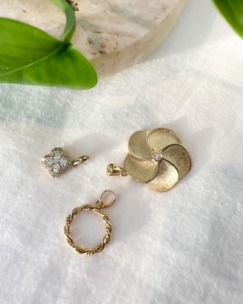 14K Gelbgold-Anhänger mit geflochtenem Band – Eleganter Kreis-Anhänger für Damen