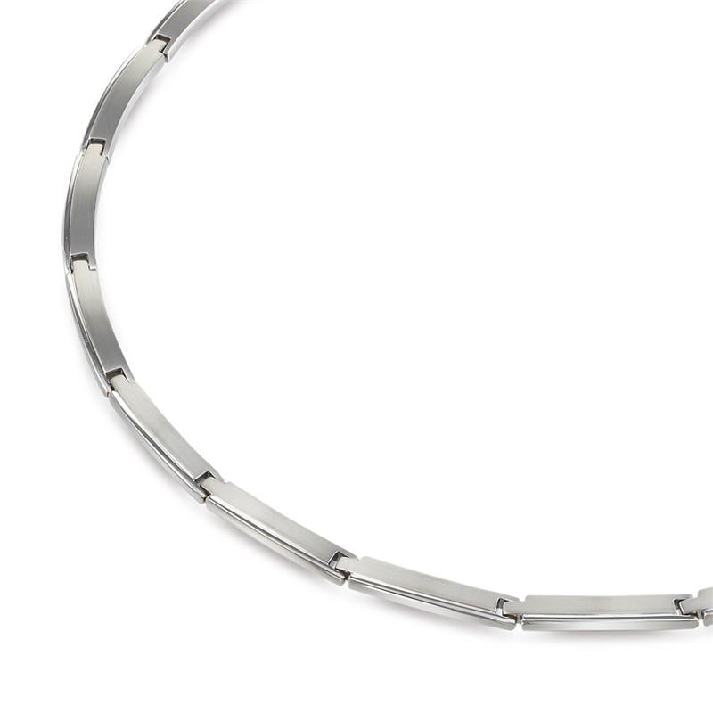 Titanium Collier mit flachen, rechteckigen Gliedern in silberner Farbe