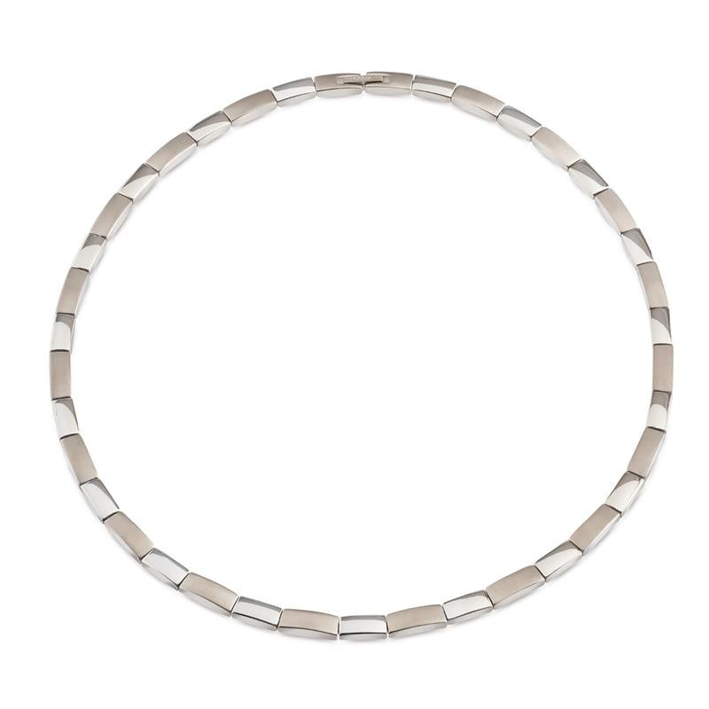 Titanium Collier mit abwechselnd matten und glänzenden Elementen in Silberfarbe