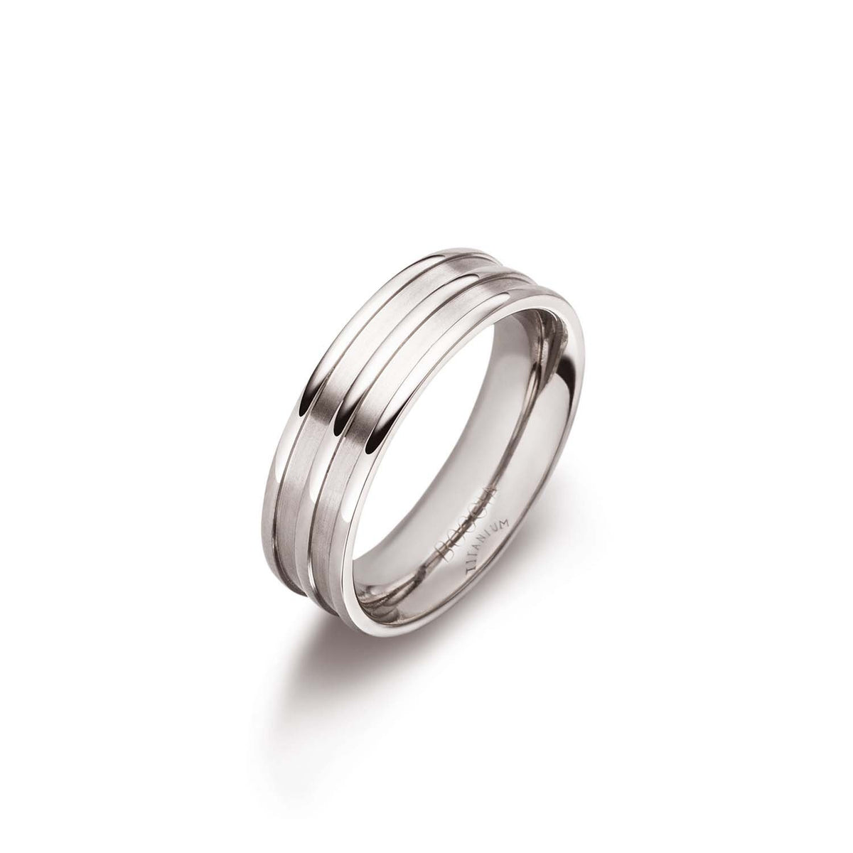 Titanring mit zwei horizontalen Rillen und glänzender Oberfläche