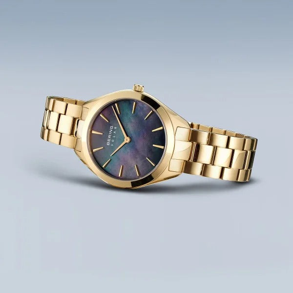 Bering Damenuhr – Solar mit blauem Perlmuttzifferblatt