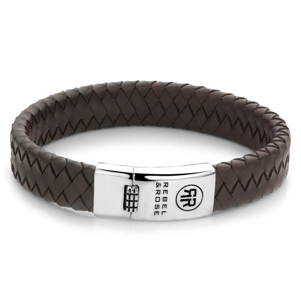 Armband aus geflochtenem braunem Leder mit silberner Verschlussplatte