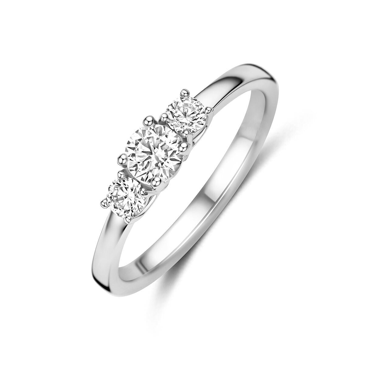 Ring aus rhodiniertem 925 Silber mit drei klaren Zirkonia-Steinen in einer schlichten Fassung