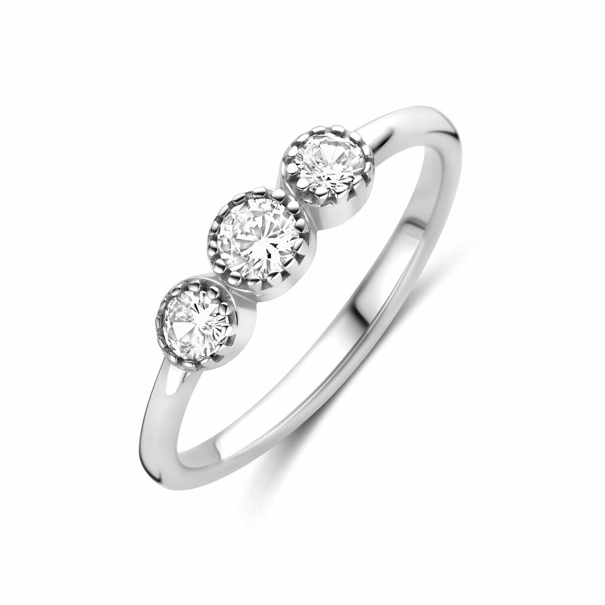 Ring aus rhodiniertem 925 Silber mit drei Zirkonia-Steinen in runder Fassung