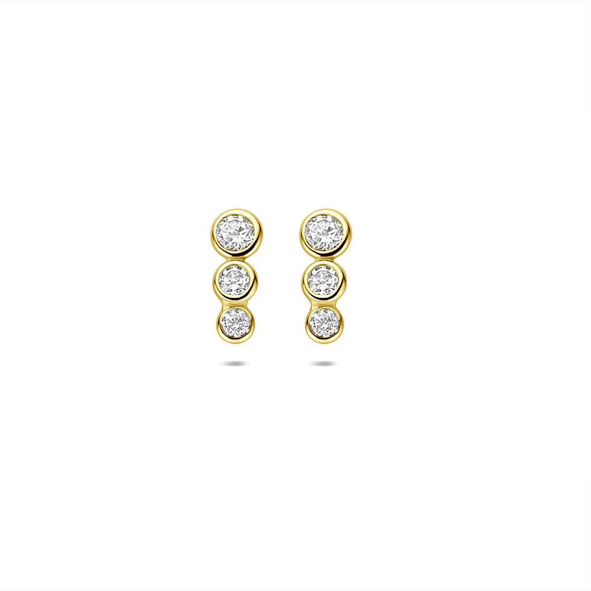 9k goldene Ohrstecker mit drei Zirkonia, schlichte Form und dezente Glanzdetails