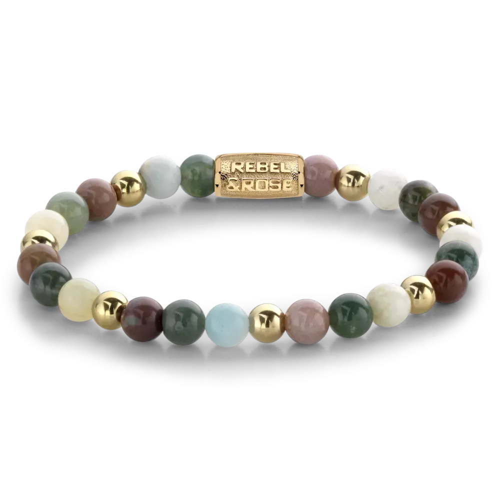 Armband aus bunten Edelsteinen mit goldenen Kugeln und goldfarbener Plakette