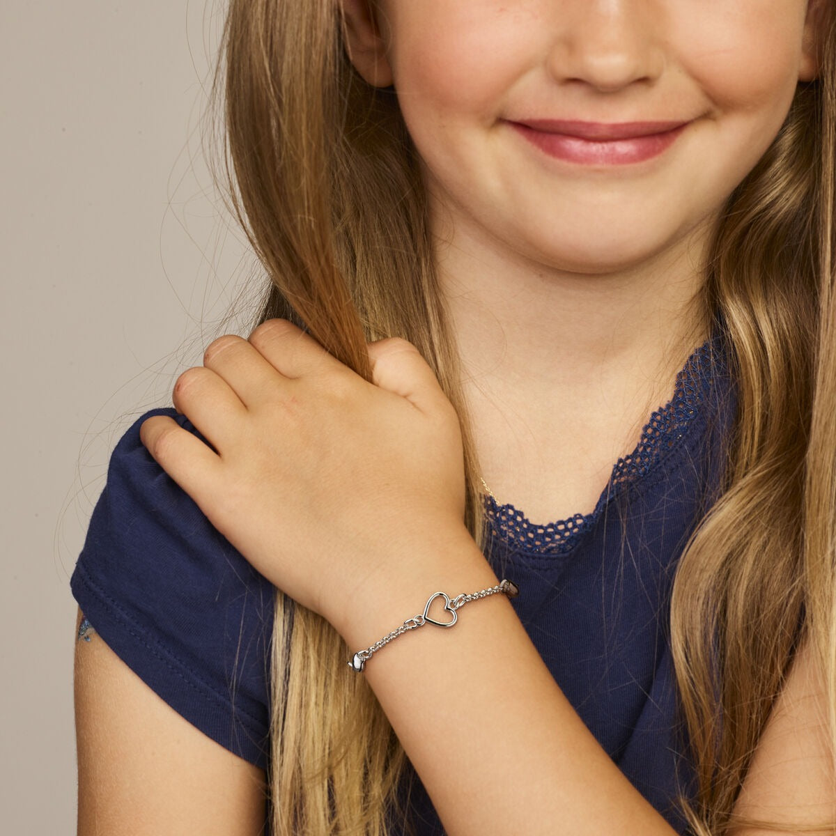 Rhodiniertes 925er Silber Kinderarmband mit Herzen
