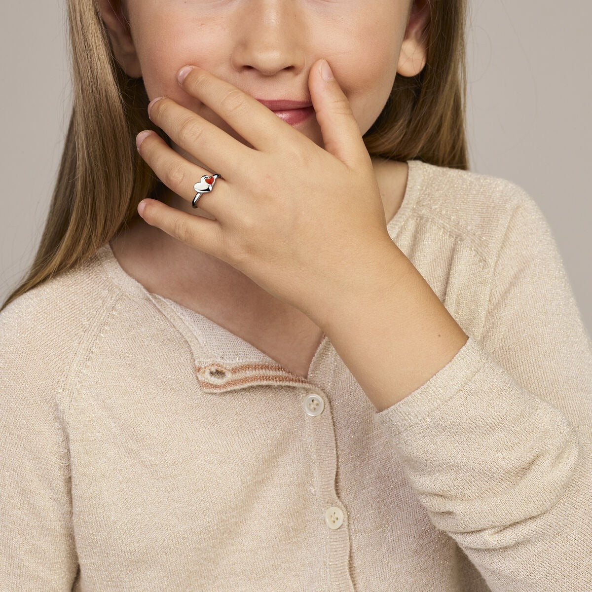 Silberner Kinderring mit rotem Herzchen – rhodiniertes 925er Silber
